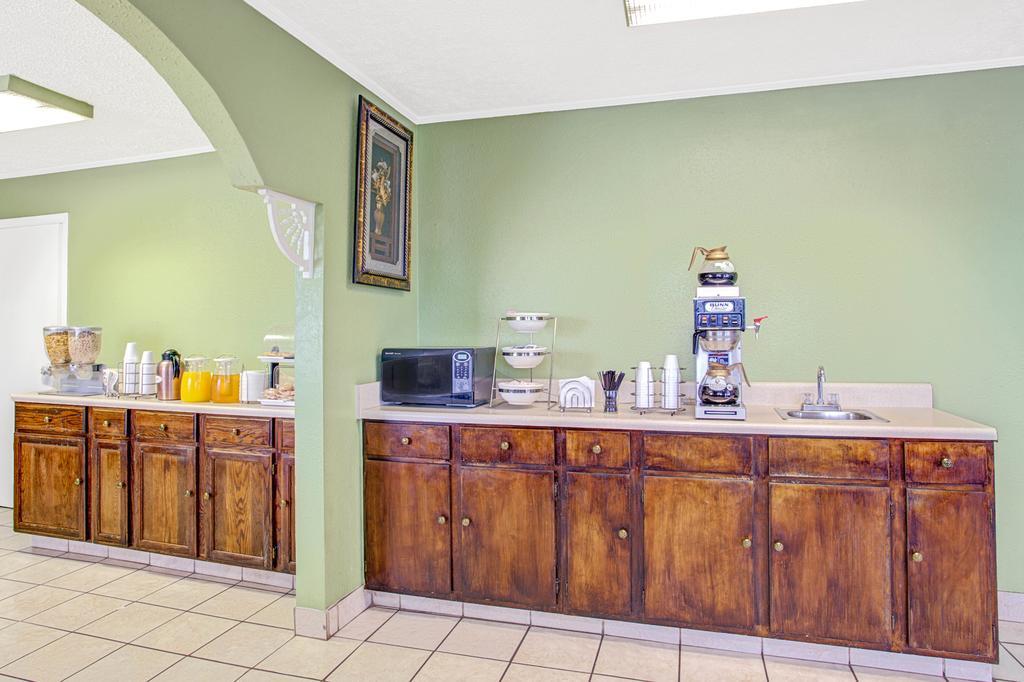 Knights Inn Memphis Airport מראה חיצוני תמונה