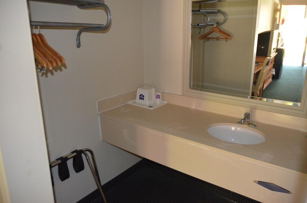 Knights Inn Memphis Airport מראה חיצוני תמונה